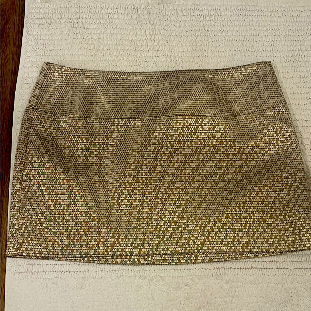 Mini gold skirt. Express size 12